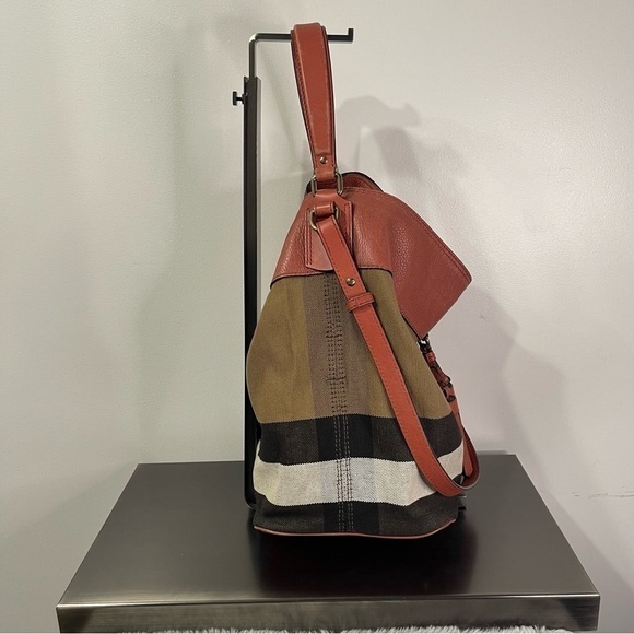 Authentic Burberry Ashby bucket bag - Picture 2 of 13